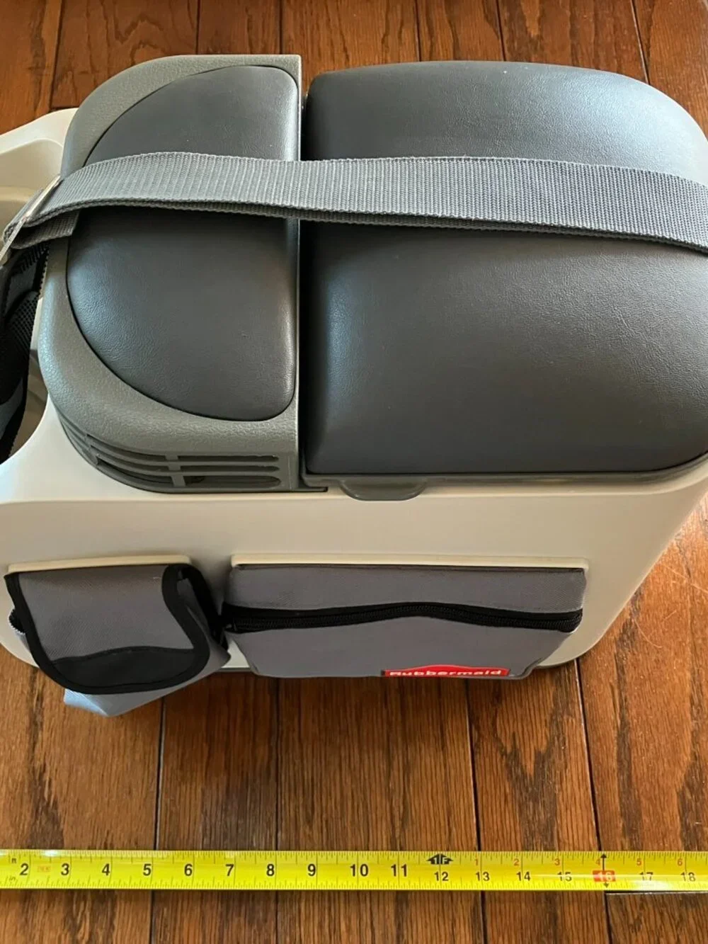 Rubbermaid Thermo-Electric Travel Cooler & Warmer VEC223RB + AC/DC converter